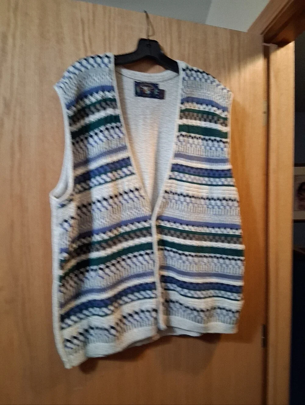 vintage Lake Harmony U.S.A. knit sleeveless sweater vest. heavy, textured knit
